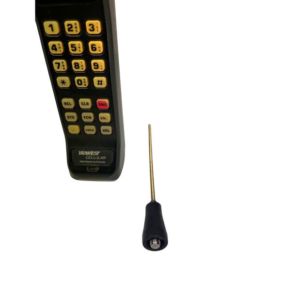 Vintage Motorola Ultra Classic Cell Phone-USWEST-Mobile Brick Phone leather case - Picture 9 of 9